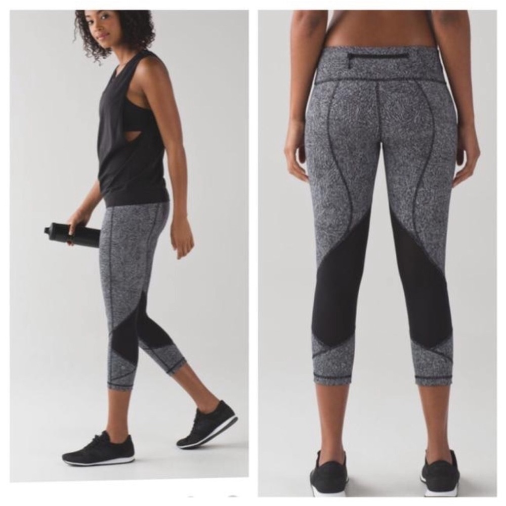 Lululemon Pace Rival Crop Line Up White Black Leggings Sz 4